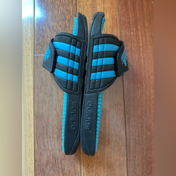 Adidas Youth Size 6 Black and Blue Adissage Slides - Picture 6 of 7